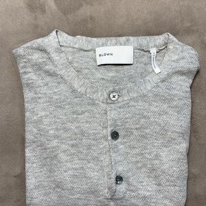 NEW w/o tags - Men’s Gray knitted shirt